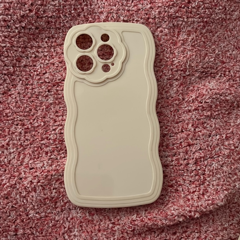 iphone14 pro max case with squiggle outside